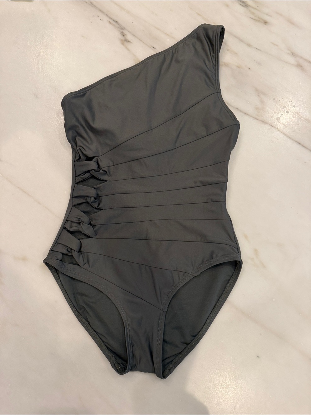 One-Shoulder Ruched One-Piece Swimsuit. Carmen Marc Valvo Size 10